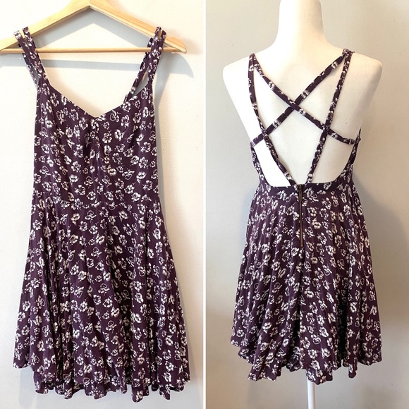 Kimchi Blue Dresses & Skirts - Anthropologie Kimchi Blue Floral Dress
